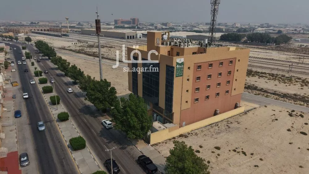 shop in Abdullah Fuad, Eastern Province 3