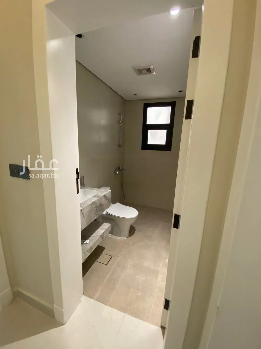 شقة 3 غرف في الحمرا 4