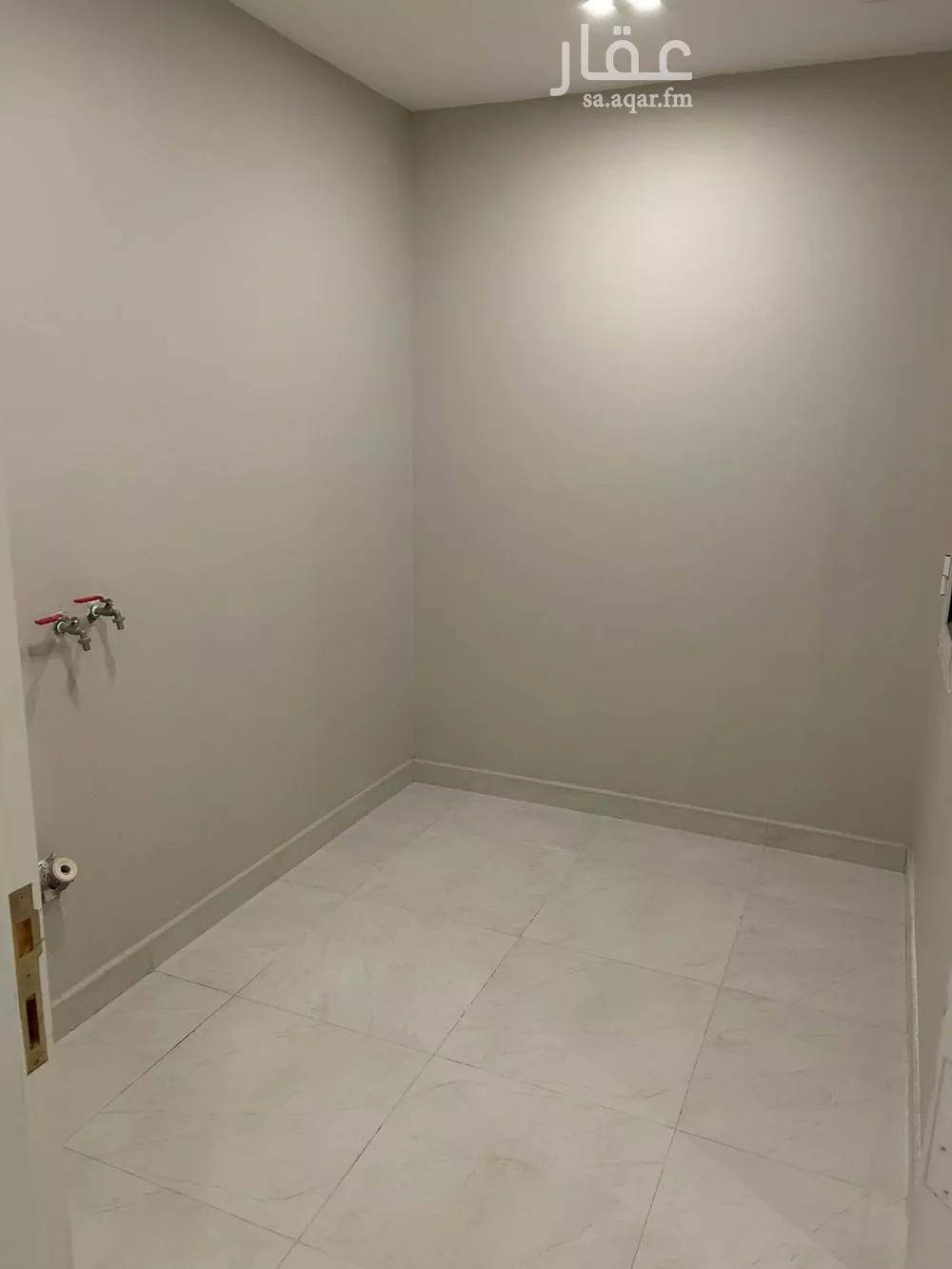 فيلا 5 غرف في الأمواج 3