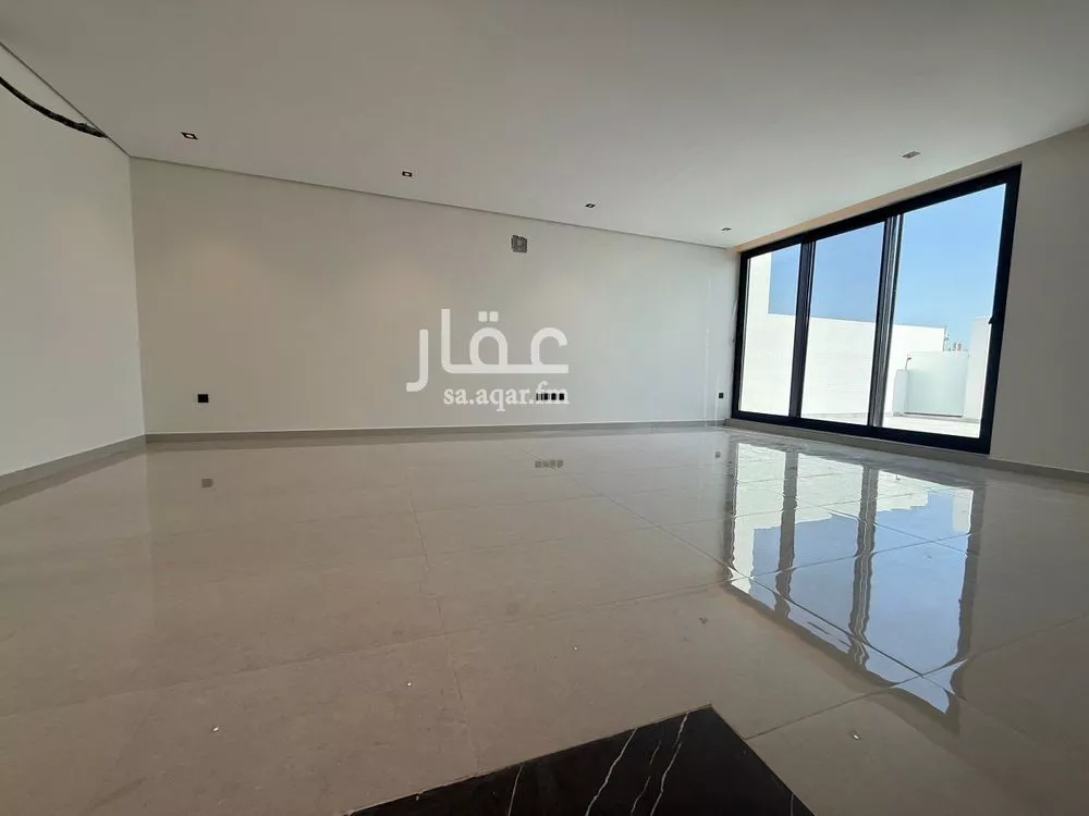 فيلا 4 غرف في السيف 2