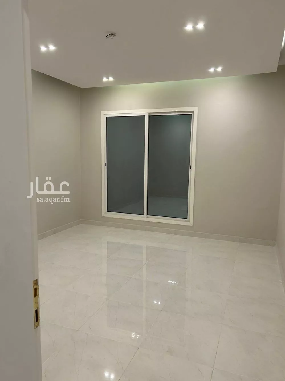 فيلا 5 غرف في الأمواج 2