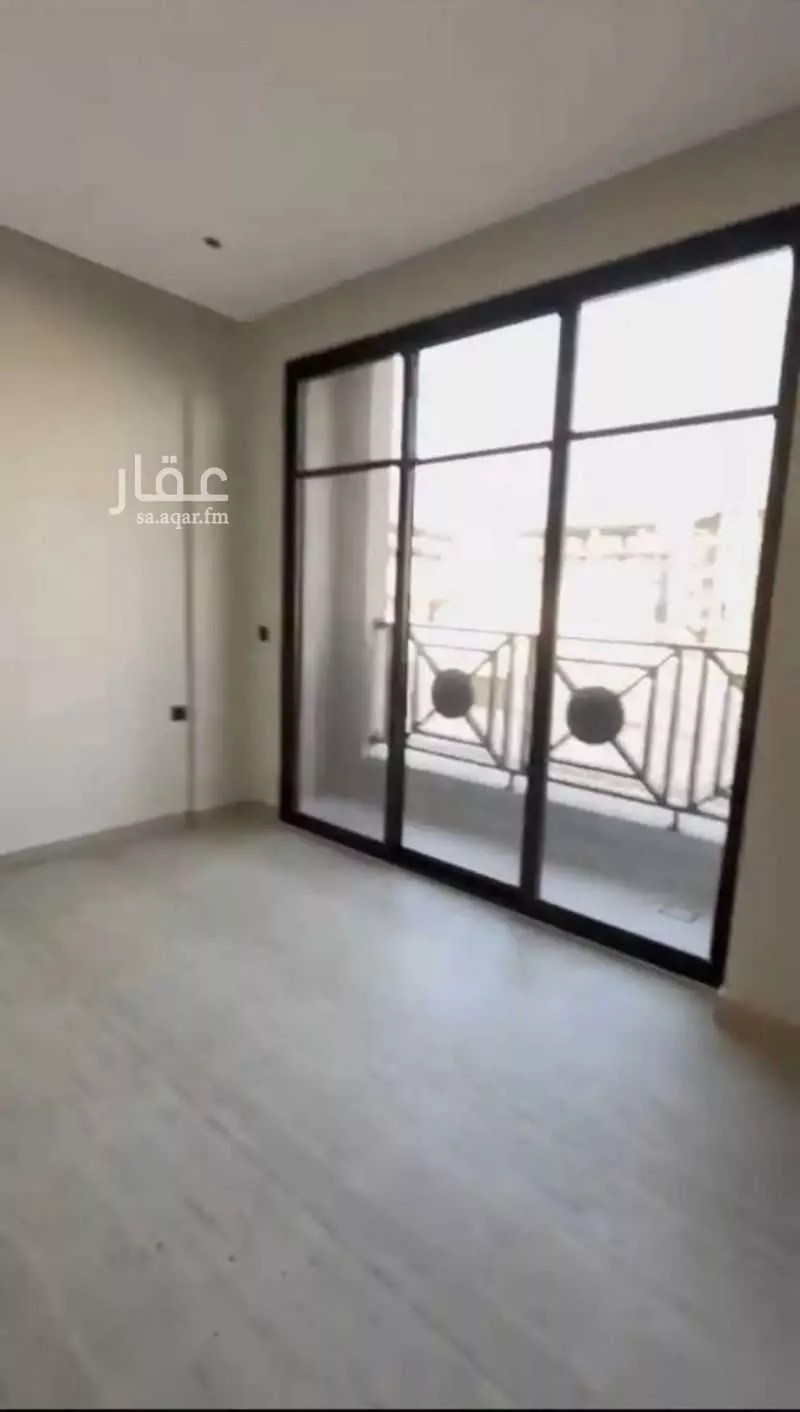 شقة 4 غرف في البحر 3