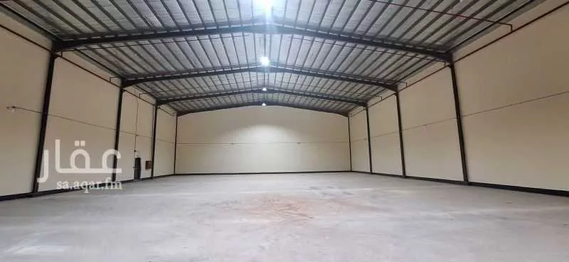 مستودع 1200 م² في طيبة 4