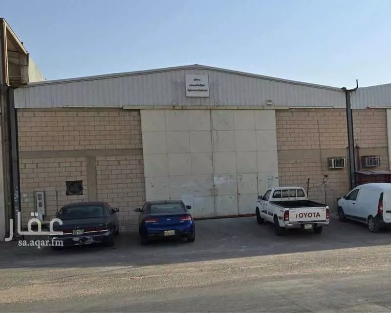 1350 sqm warehouse in Al Manakh