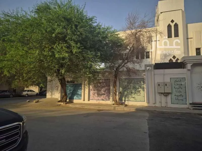 14 bedroom villa in Al Khalidiyyah, Riyadh 12