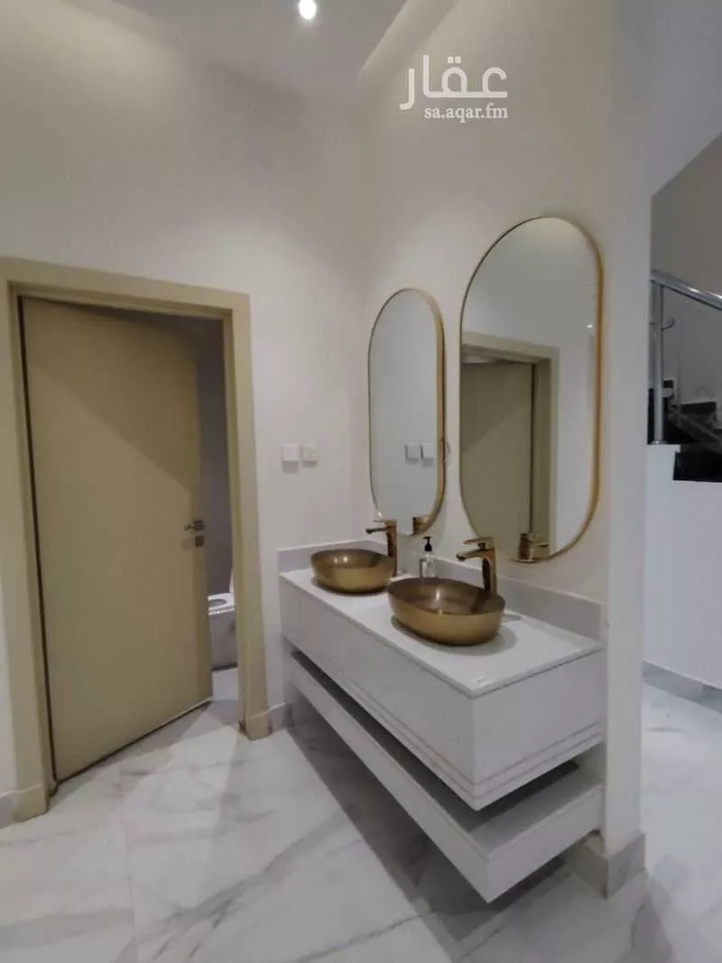 فيلا 10 غرف في عكاظ 5