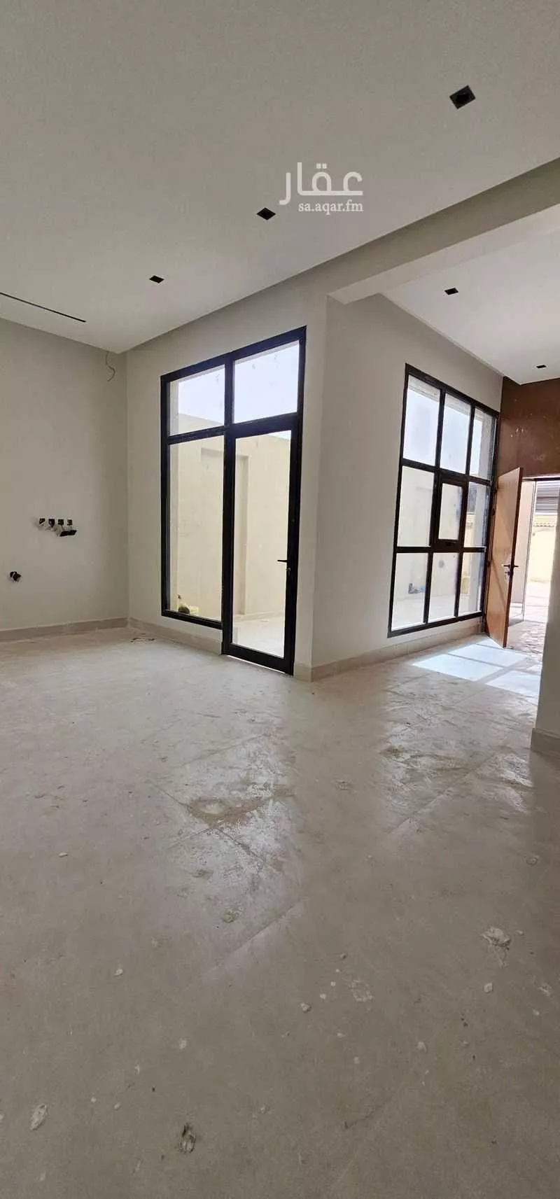 فيلا 4 غرف في العارض 3