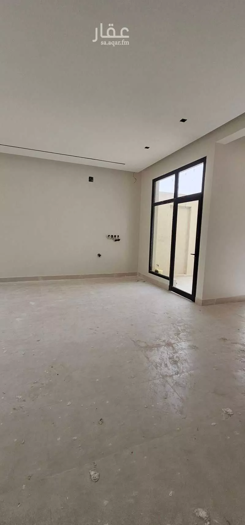 فيلا 4 غرف في العارض 5