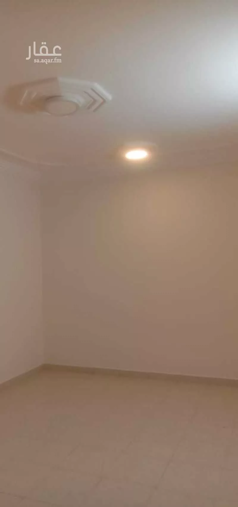 شقة 3 غرف في العقيق 5