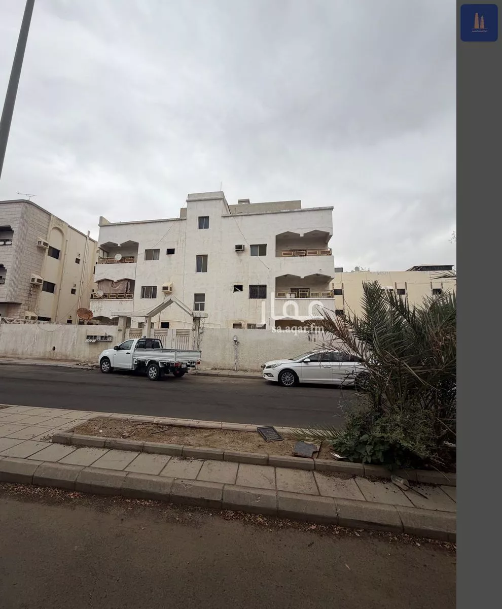 625 sqm building in Al Safa