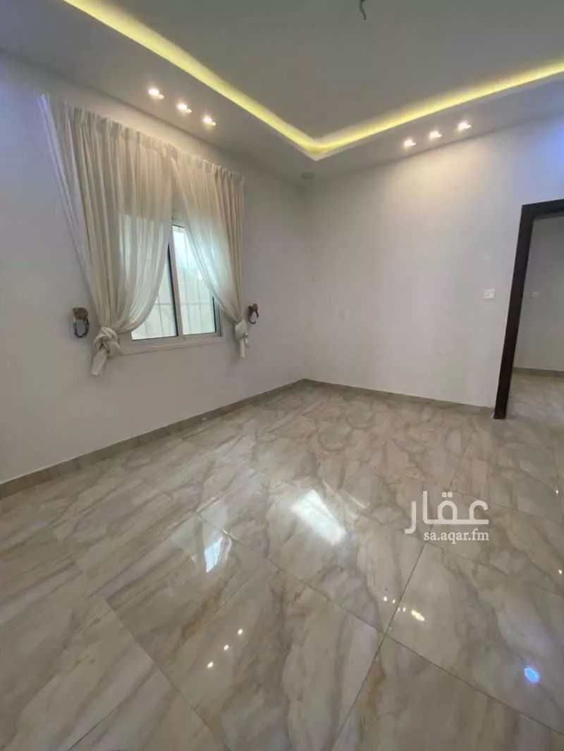 5 bedroom villa in Dahiat King Fahd 5