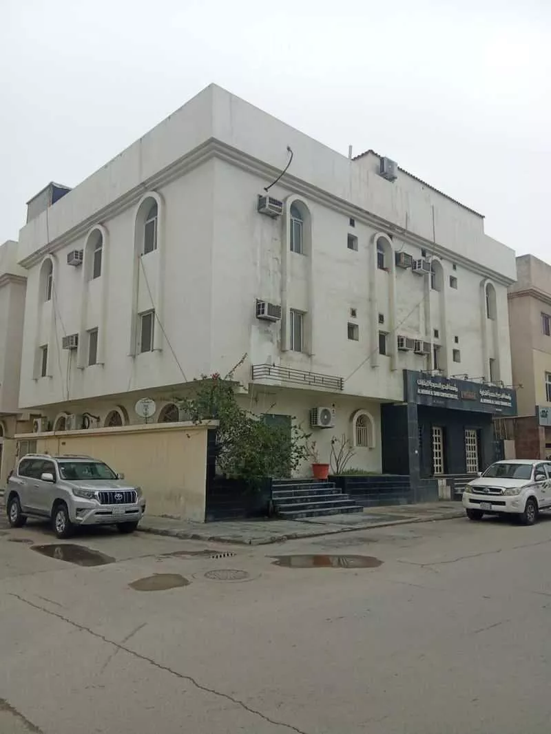عمارة 302 م² في الخبر الشمالية