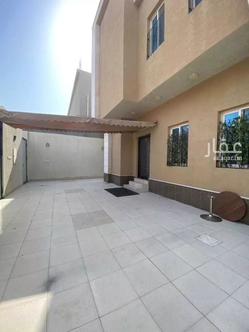 5 bedroom villa in Dahiat King Fahd 4