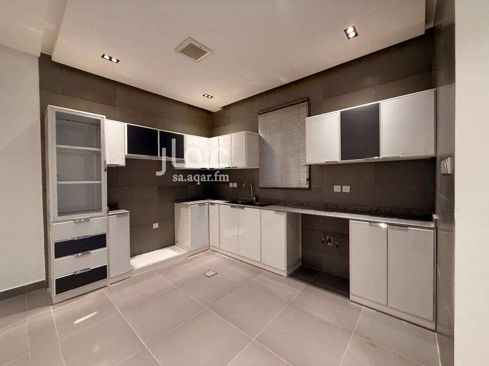 4 bedroom apartment in Al Olaya, Riyadh 6