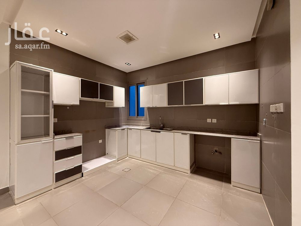 4 bedroom apartment in Al Olaya, Riyadh 8
