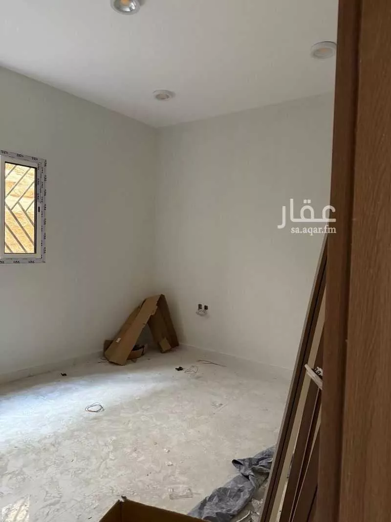 عمارة 359 م² في عرقة 1