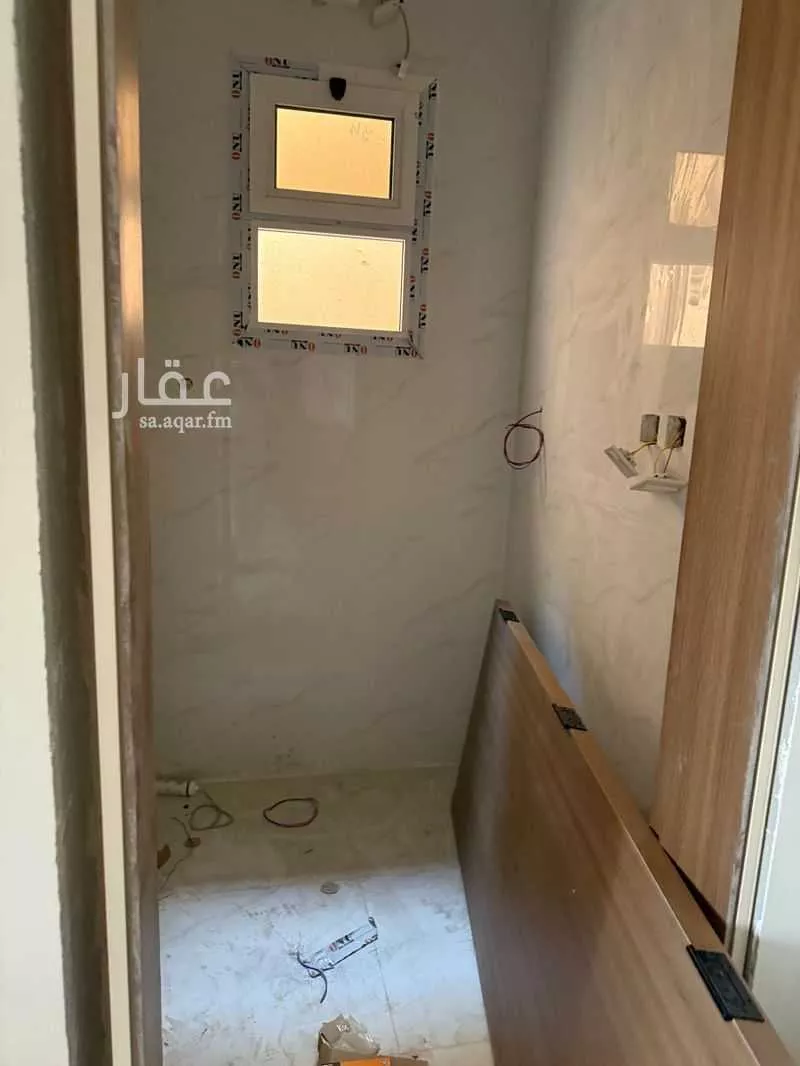 عمارة 359 م² في عرقة 4