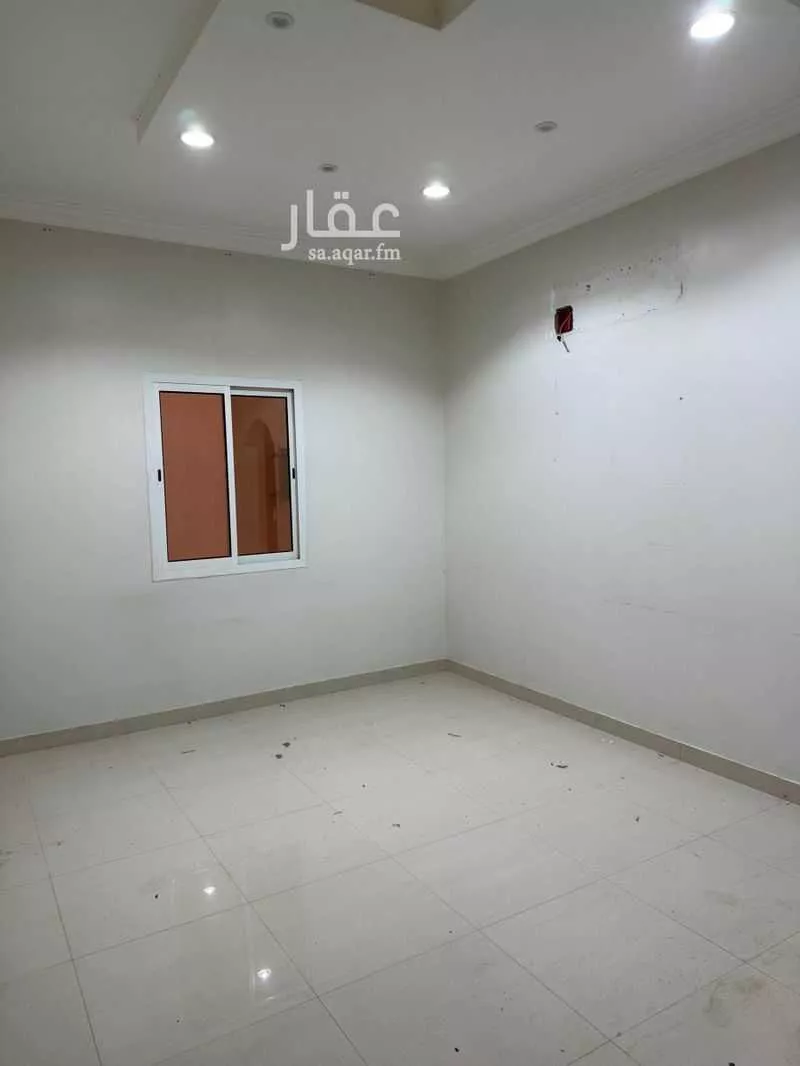 شقة 3 غرف في عرقة 1