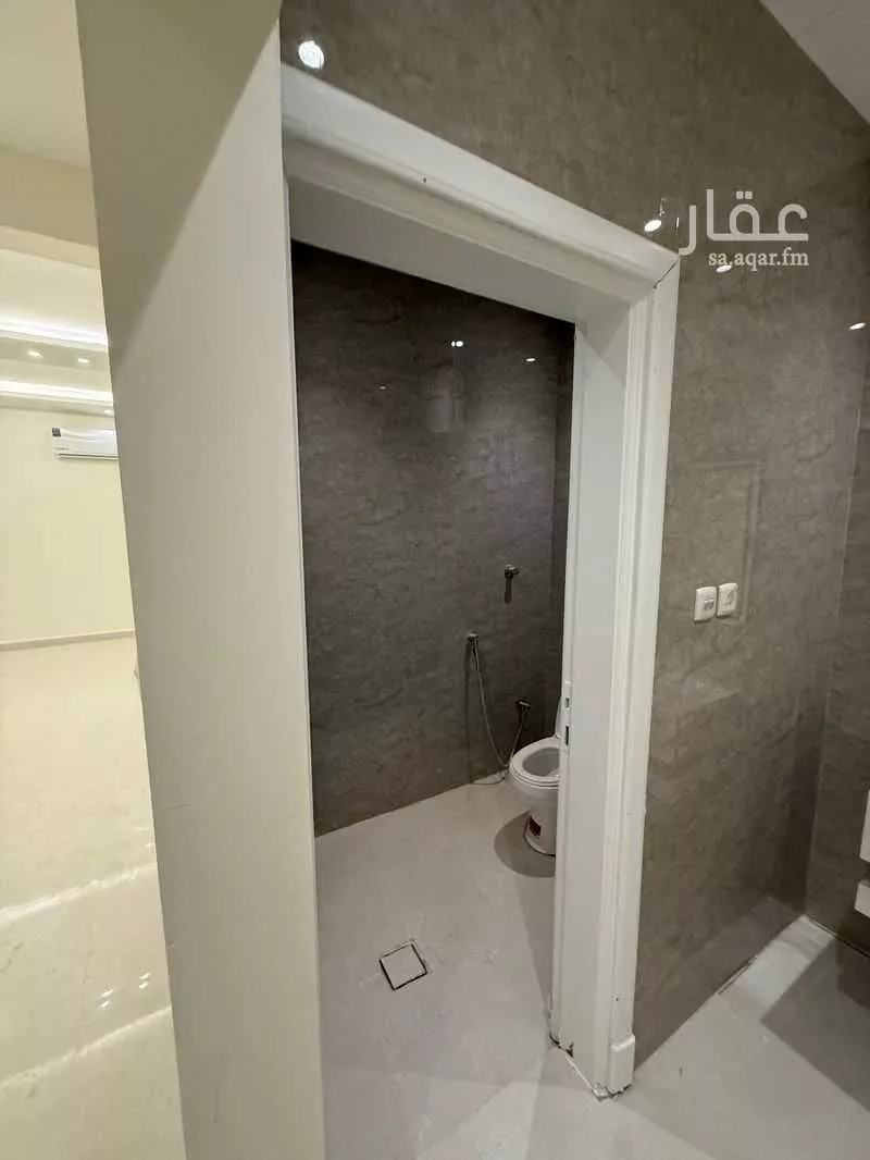 دور 4 غرف في عرقة 2