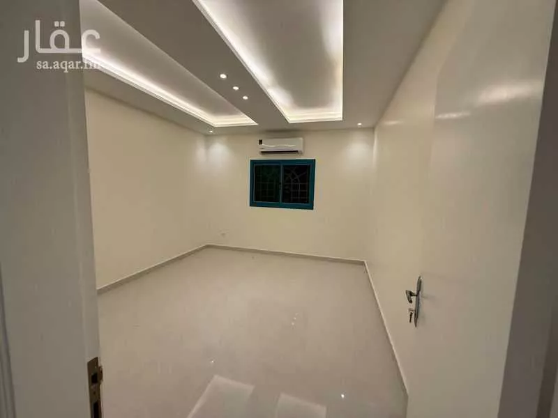 دور 4 غرف في عرقة 5