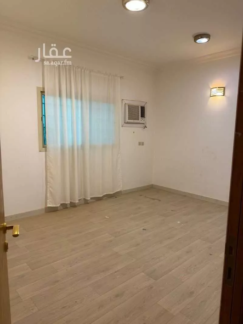 دور 4 غرف في عرقة 5