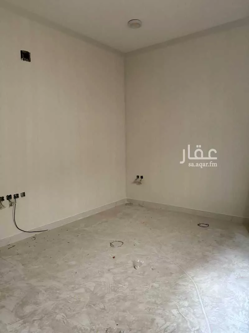 عمارة 359 م² في عرقة 5