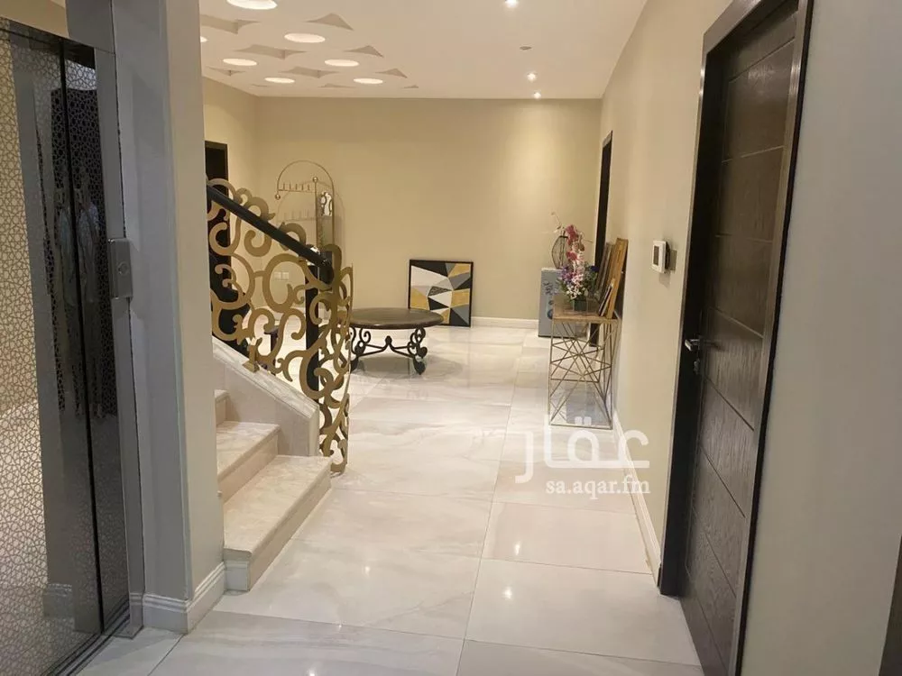 فيلا 5 غرف في العارض 3