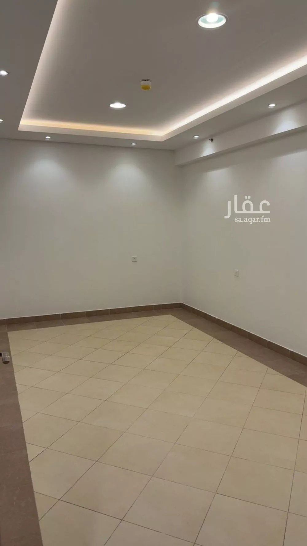 شقة 3 غرف في الملقا 4