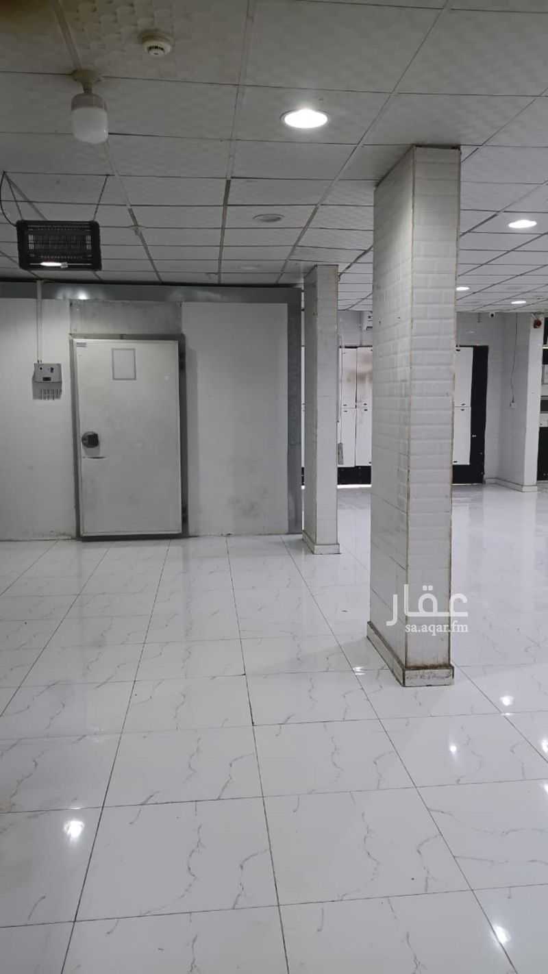 shop in Al Uraija Al Wusta, Riyadh 7