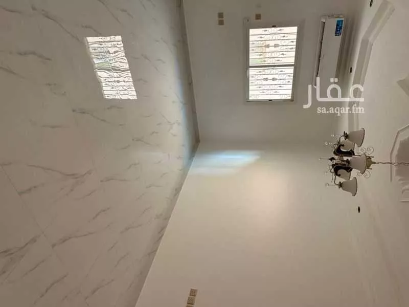 دور 5 غرف في عرقة 5