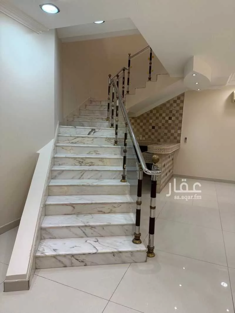 فيلا 7 غرف في الورود 5