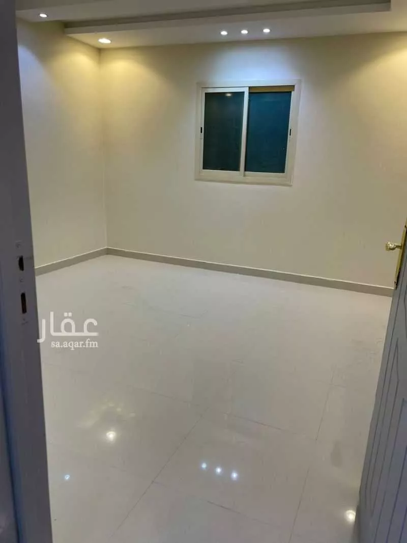 3 bedroom floor in Al Aqiq 5
