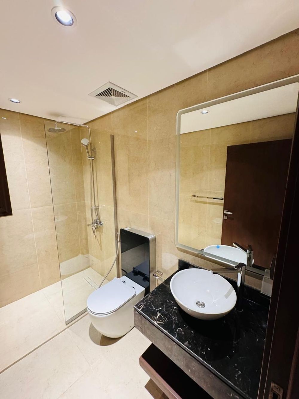 5 bedroom villa in Khuzam, Riyadh 22