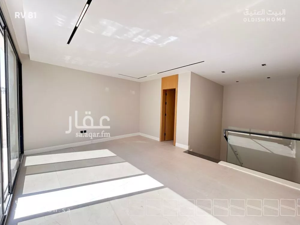 فيلا 4 غرف في العارض 4