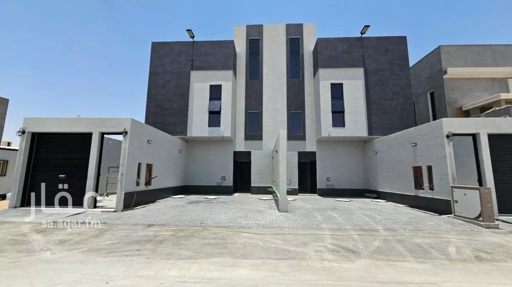 دور 3 غرف في العارض