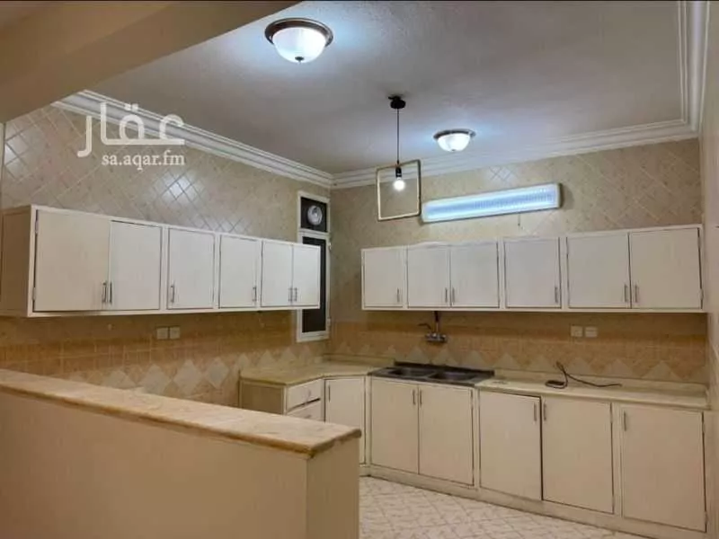 شقة 3 غرف في العقيق 3