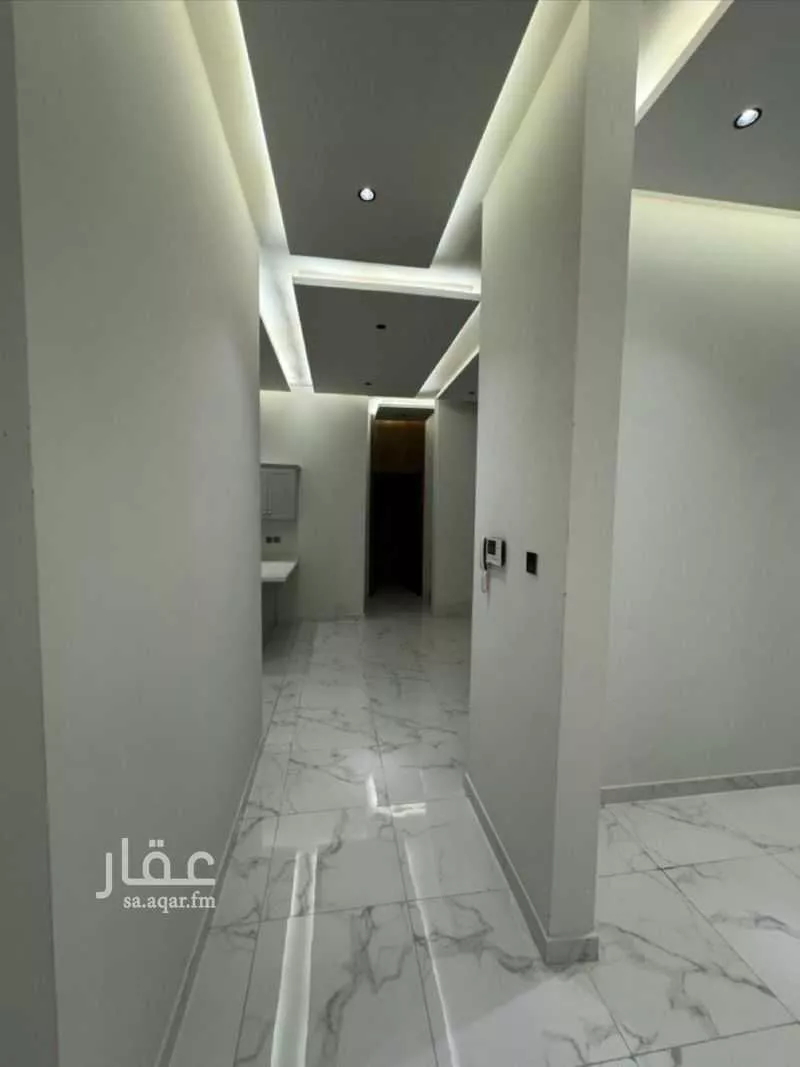 شقة 2 غرف في الملقا 4