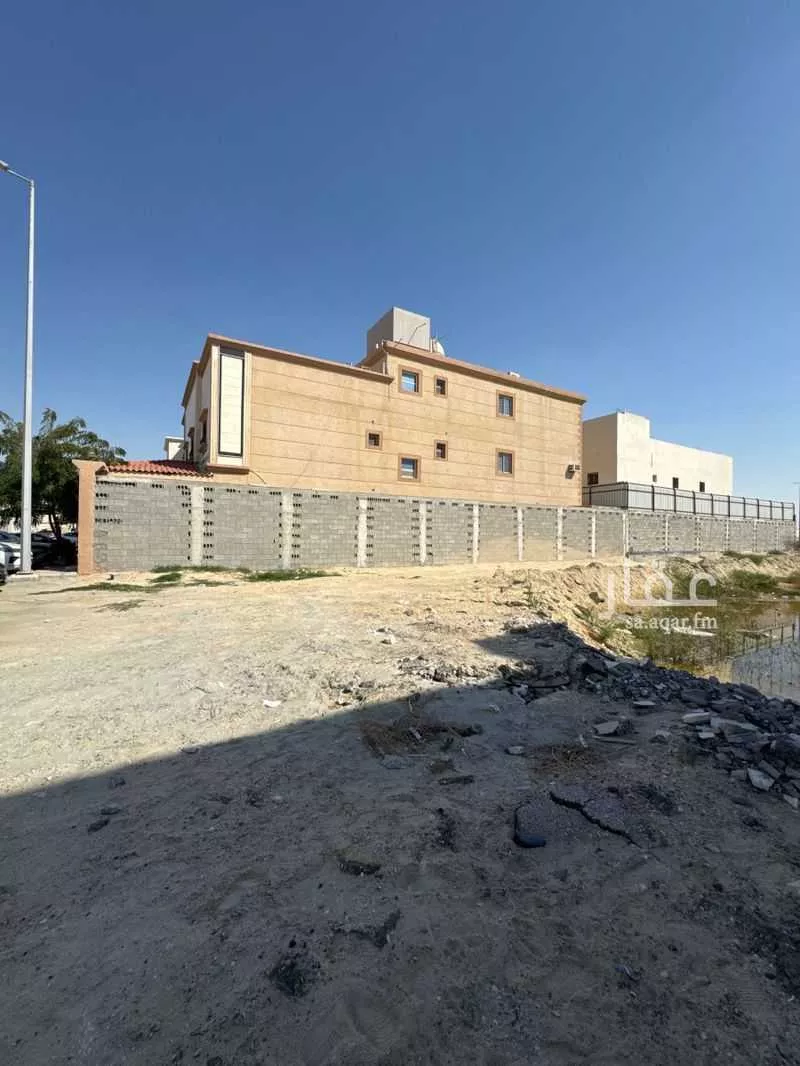 أرض 600 م² في الامانة 5