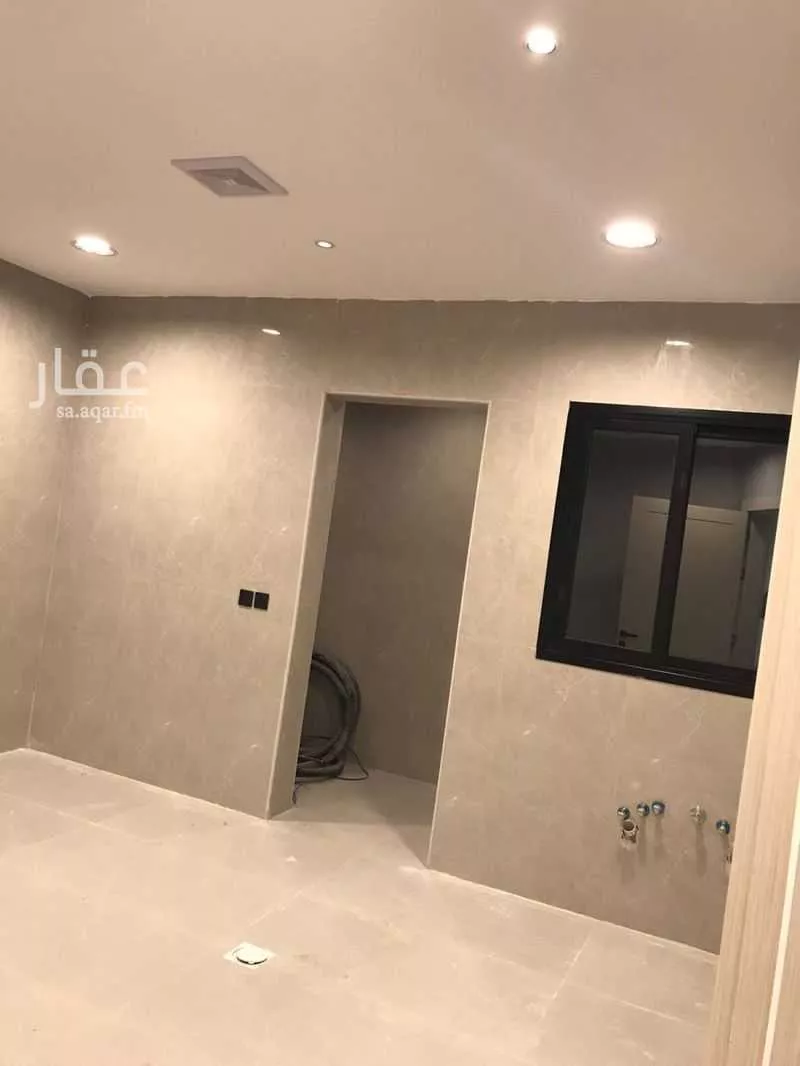 شقة 8 غرف في ضاحية الملك فهد 3