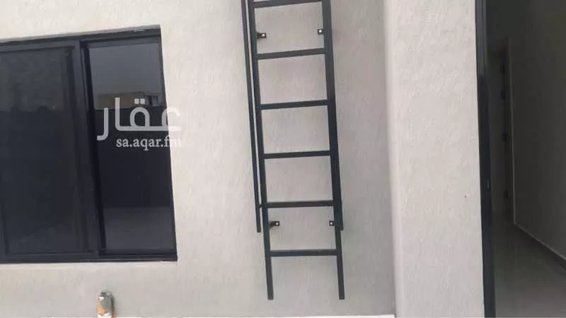 شقة 6 غرف في ضاحية الملك فهد 5