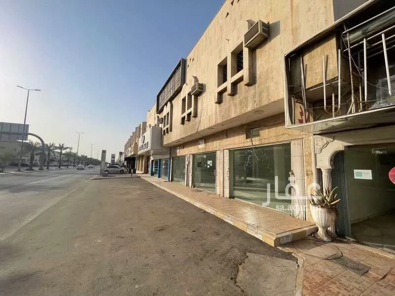 محل 1090 م² في الروضة 4