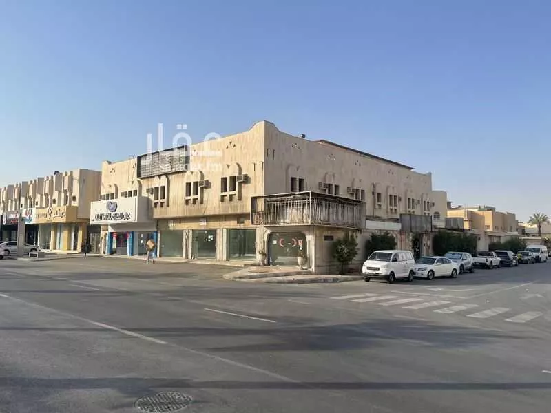 محل 1090 م² في الروضة 2