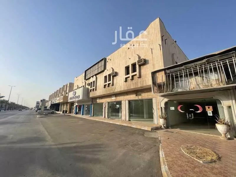 محل 1090 م² في الروضة 3