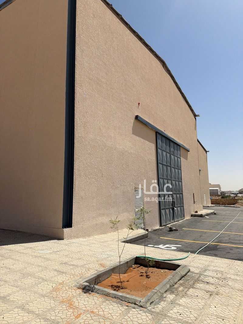 1 bedroom warehouse in Al Ghnamiah, Riyadh 5