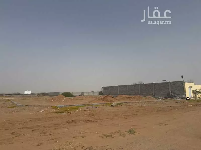 895 sqm land in Az Zomorod 1