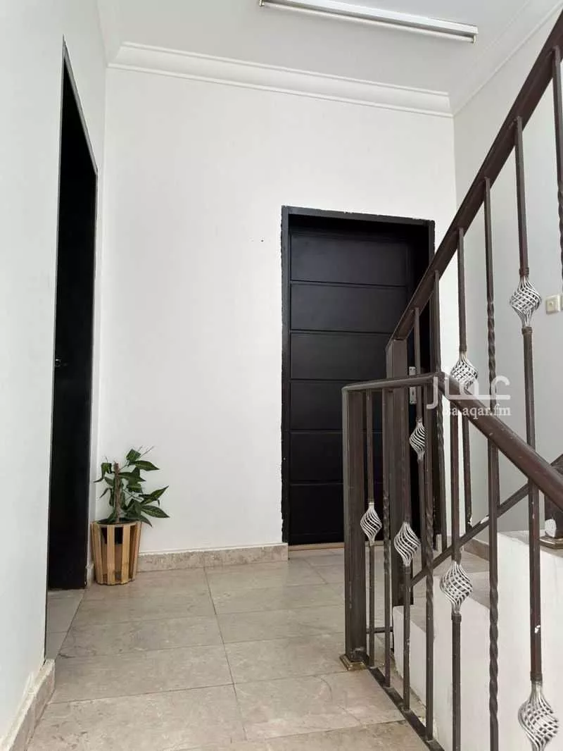 6 bedroom floor in Dhahrat Laban 1