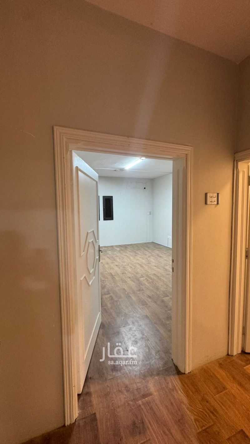 3 bedroom office in Al Wahah, Riyadh 3