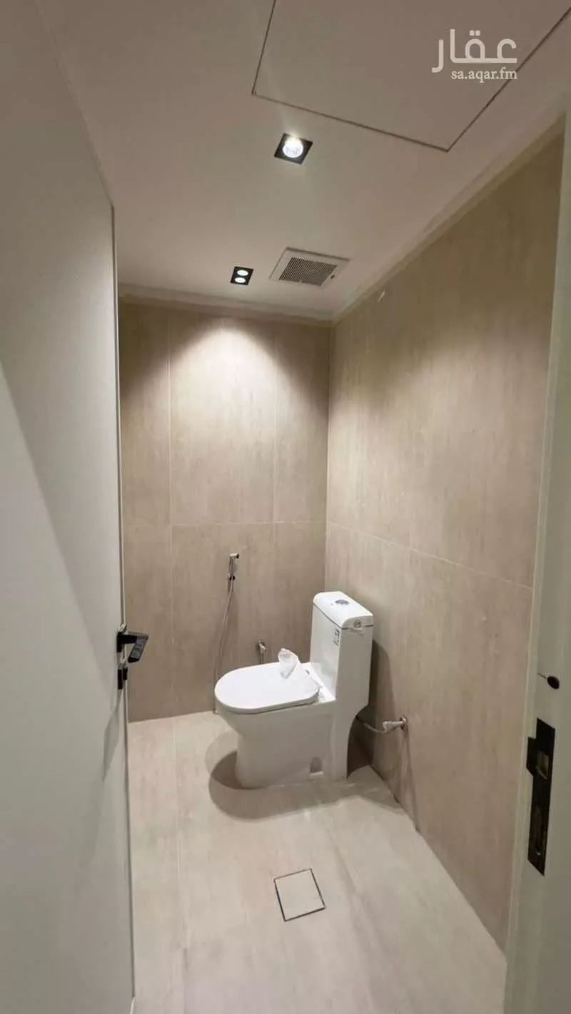 4 bedroom apartment in Al Wahah, Riyadh 5