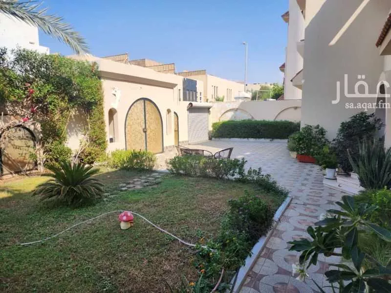 فيلا 9 غرف في الشاطئ 2