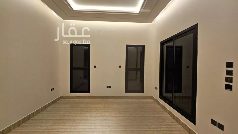 فيلا 5 غرف في العارض 3